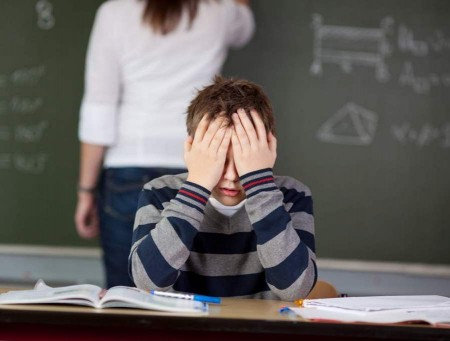 Как говорить с ребенком о проблемах в школе? Инструкция от психолога